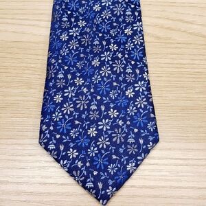BLOOMINGDALES MENS STORE Neck Tie Blue Floral Embroidered 100% Silk Necktie